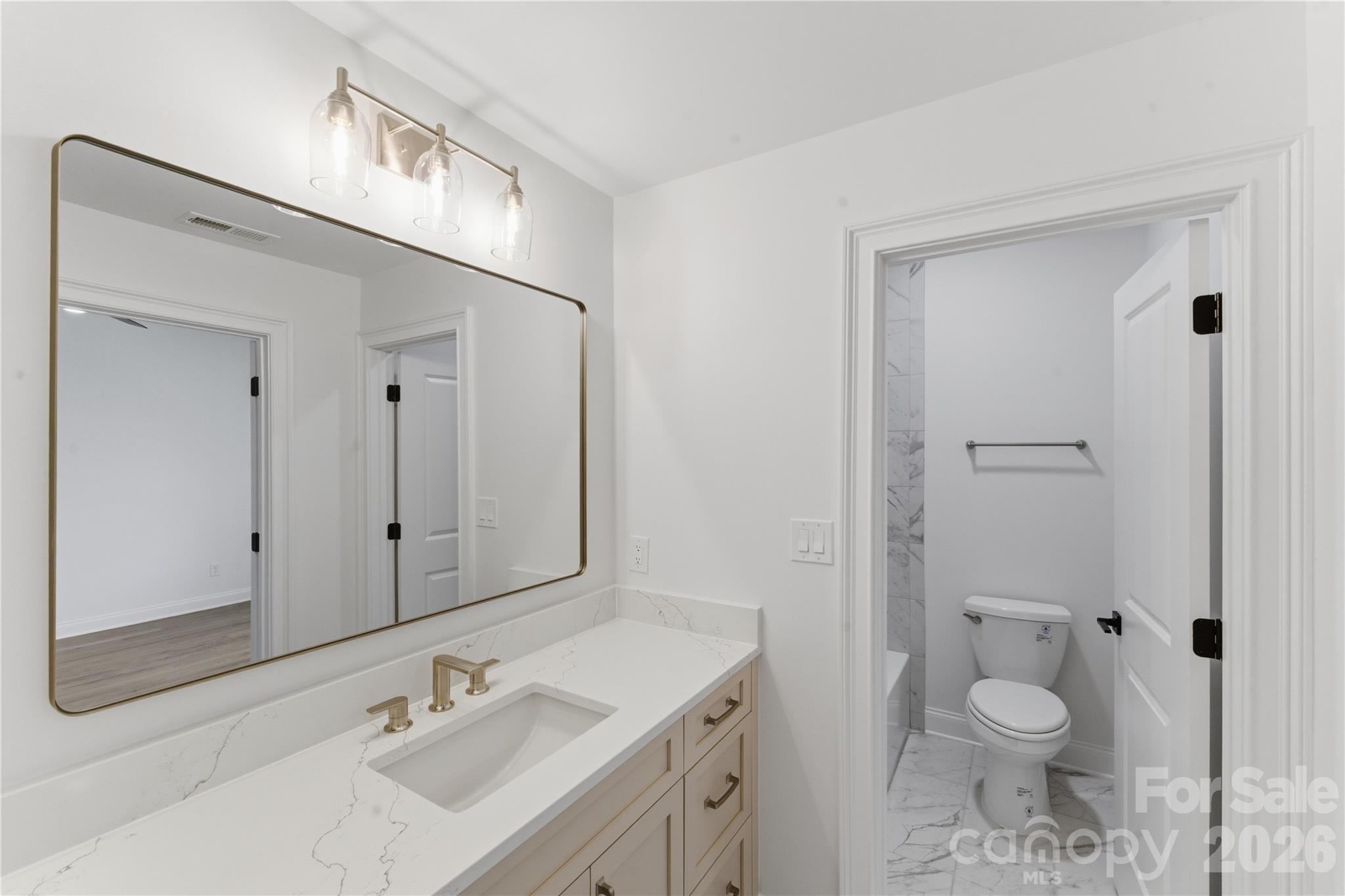 Upper Level Bathroom 4 - 6405 Chimney Bluff Road, Lancaster