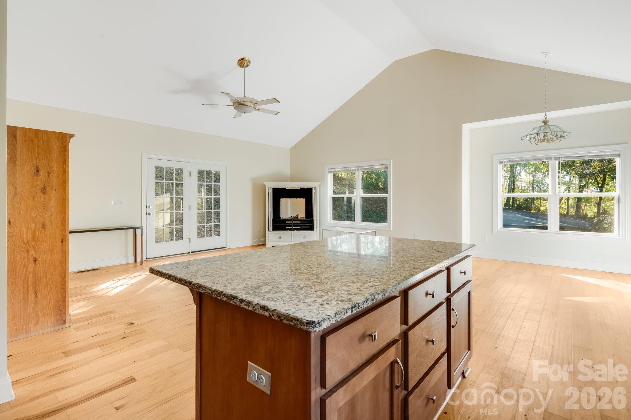 Single Family Residence at 171 Rambling Trail, Hendersonville, photo 12 of 27