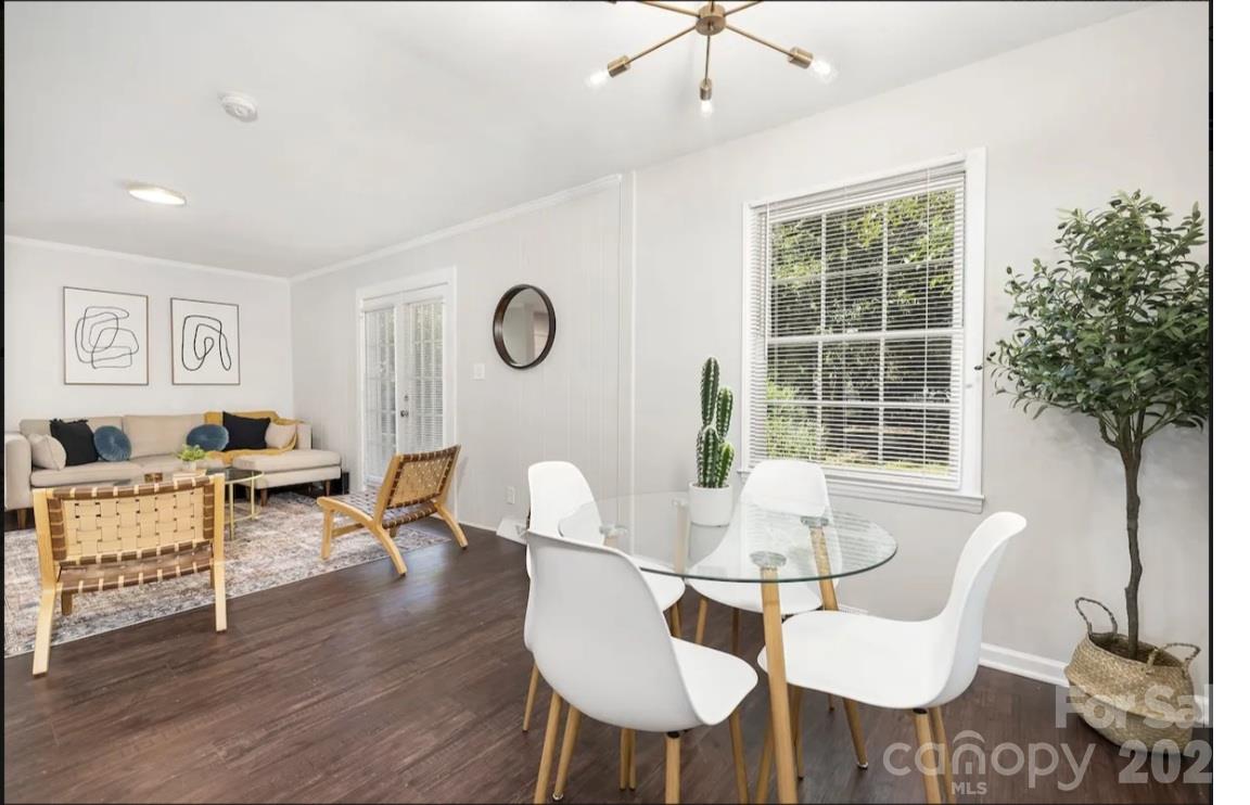 Single Family Residence at 3909 Woodbriar Trail, Charlotte, photo 2 of 24