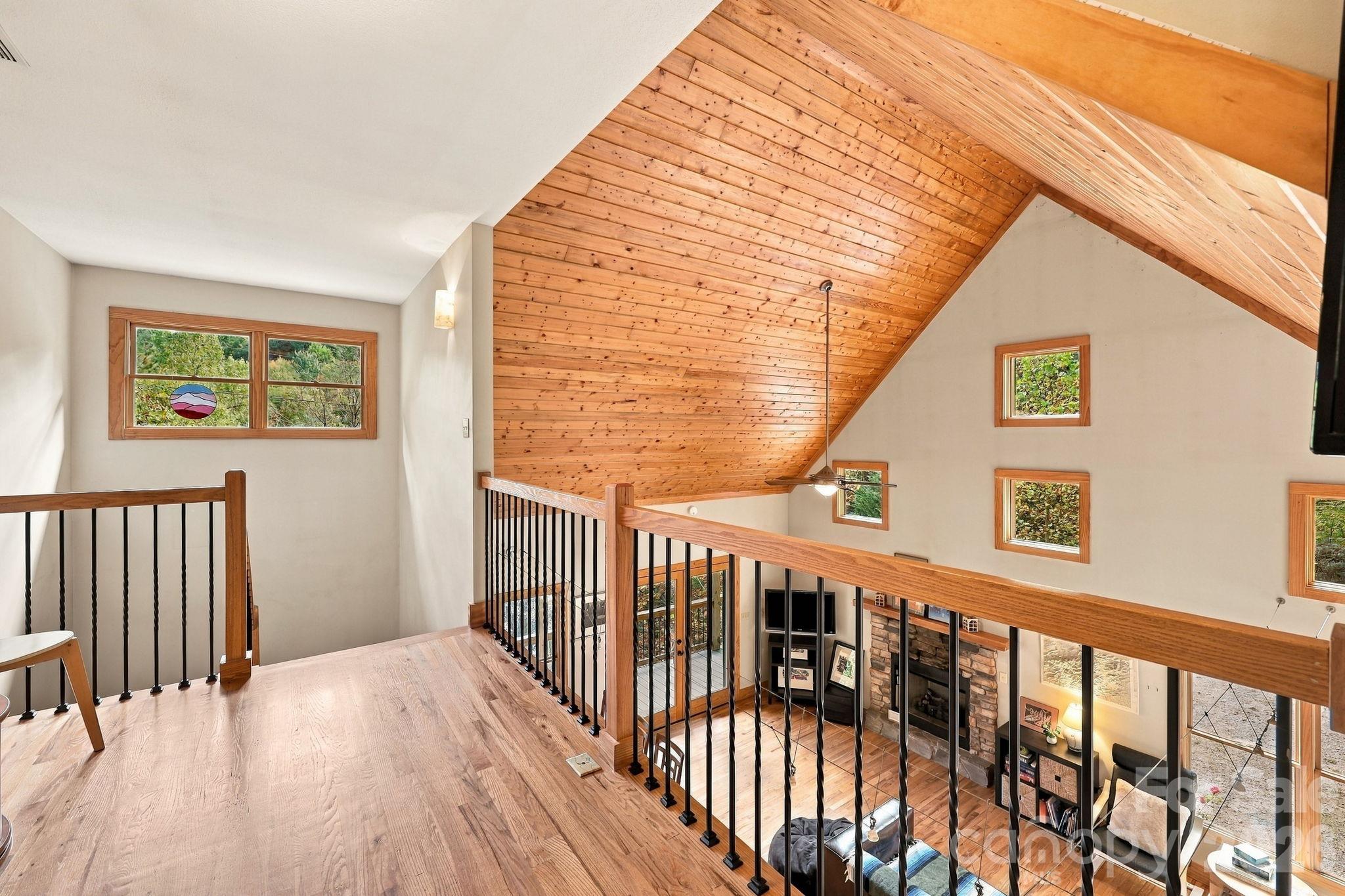 Loft - 139 Lakey Gap Acres None, Black Mountain