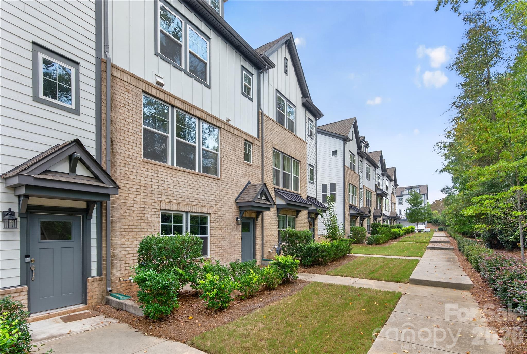 Townhouse at 13018 Simoneaux Lane, Charlotte, photo 2 of 37