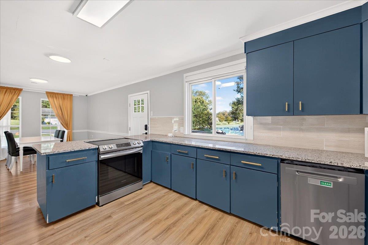 Single Family Residence at 1811 Little Rock Road, Charlotte, photo 10 of 30
