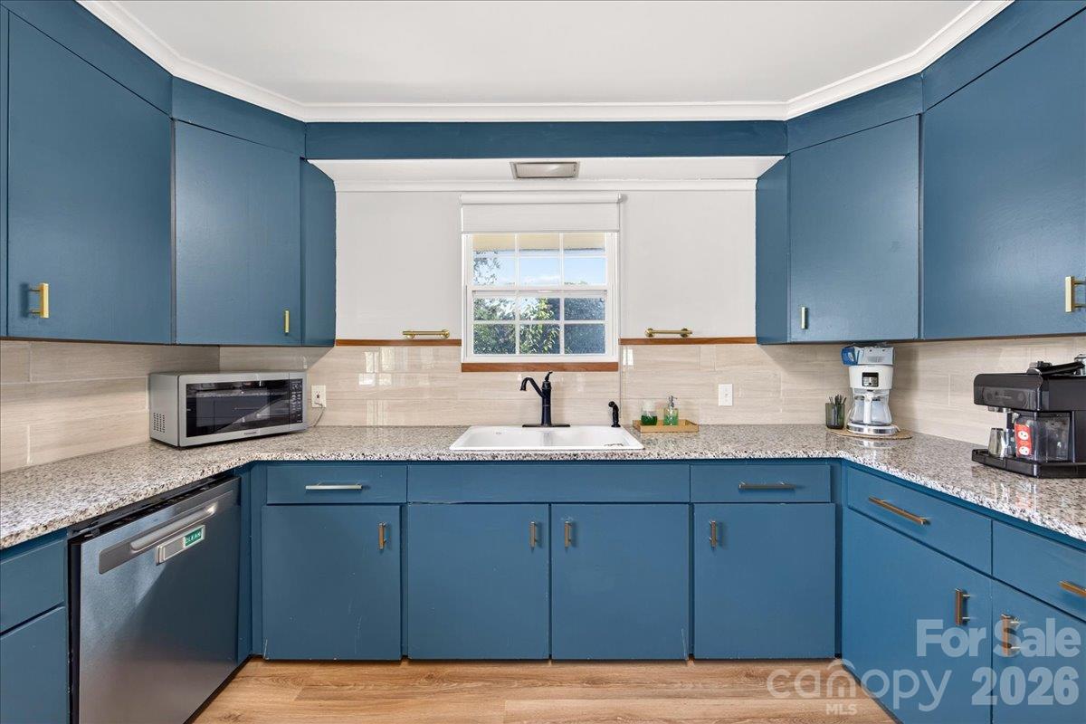 Single Family Residence at 1811 Little Rock Road, Charlotte, photo 11 of 30