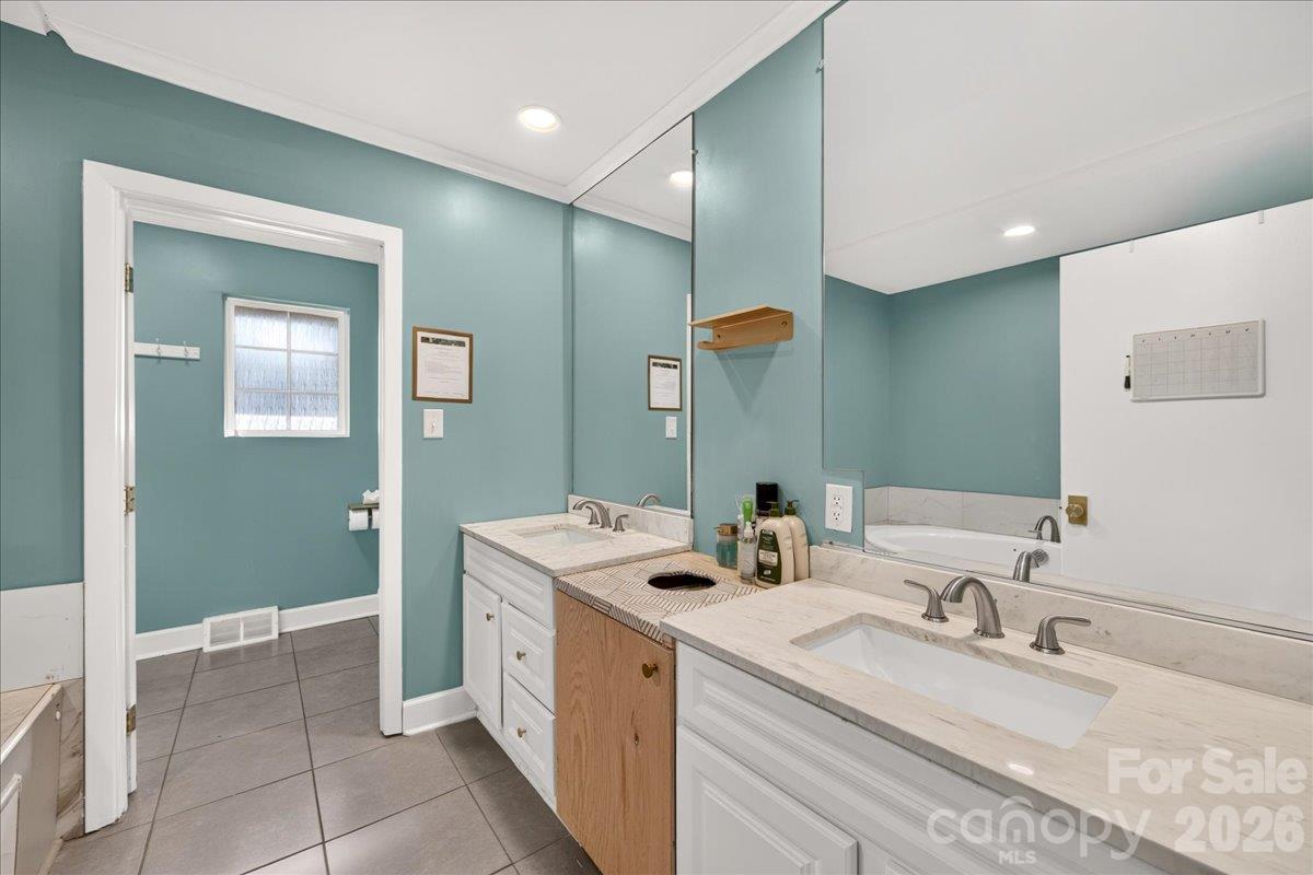 Single Family Residence at 1811 Little Rock Road, Charlotte, photo 21 of 30