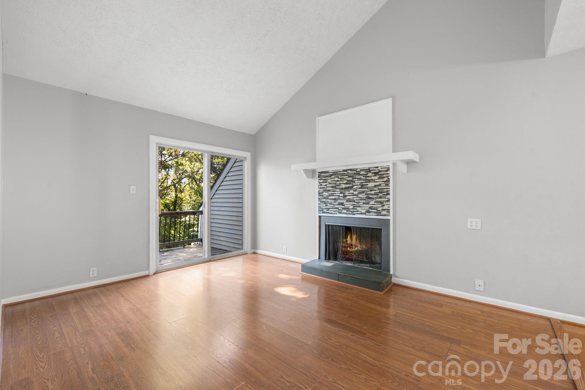 Condominium at 1050 21st Avenue NW, Hickory, photo 6 of 27
