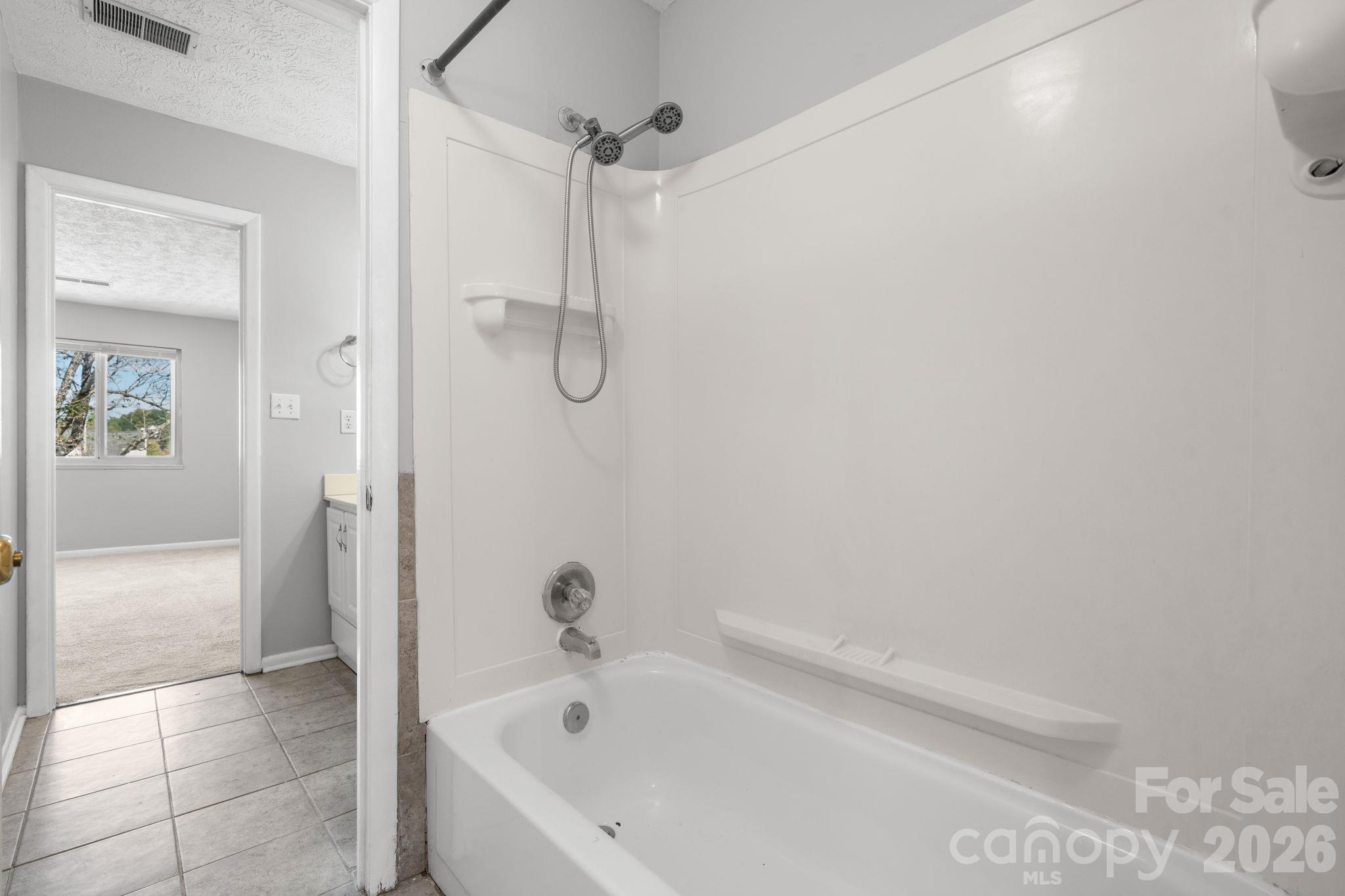 Condominium at 1050 21st Avenue NW, Hickory, photo 17 of 27