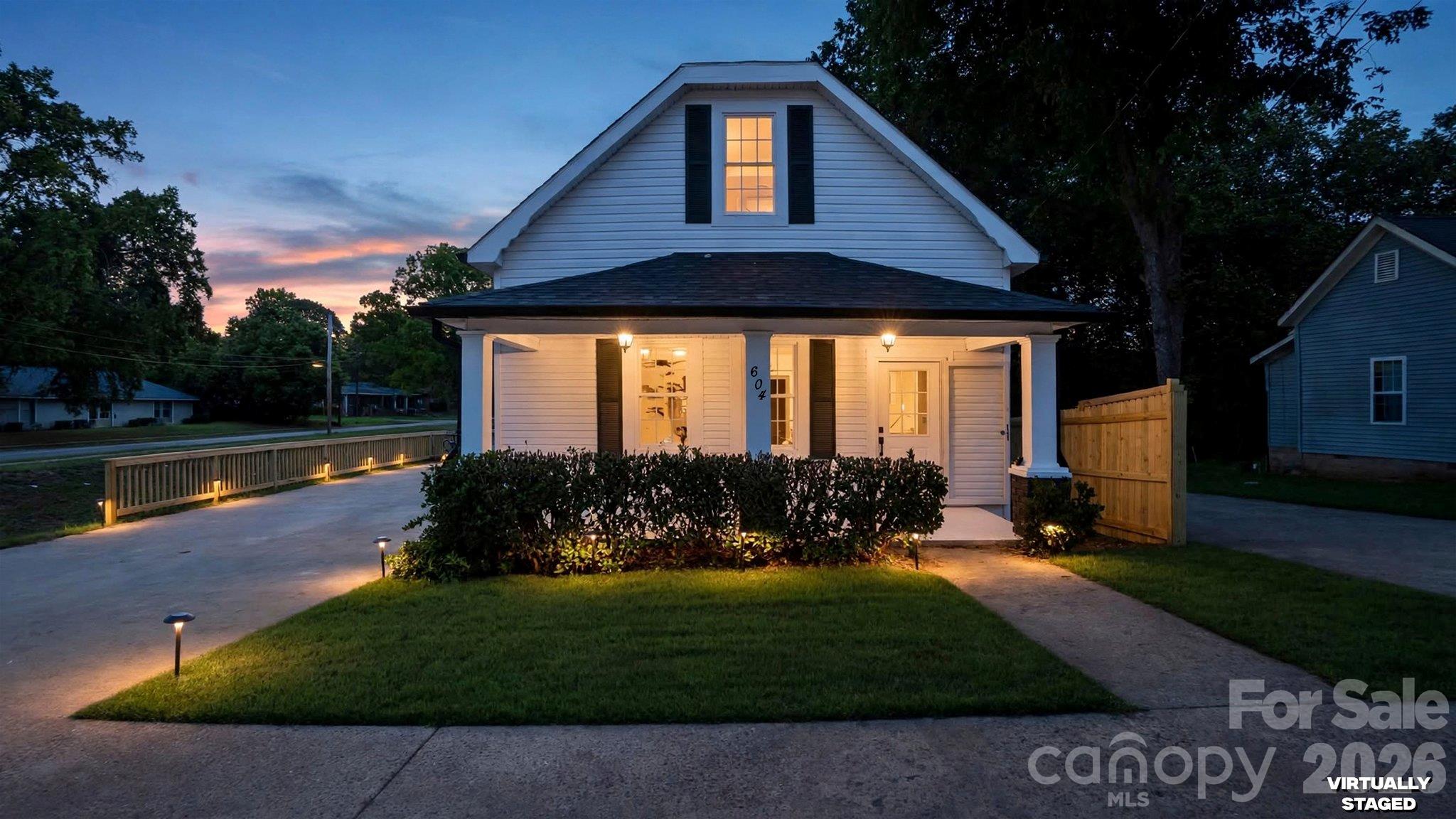Single Family Residence at 604 Oak Street, Mooresville, photo 3 of 30