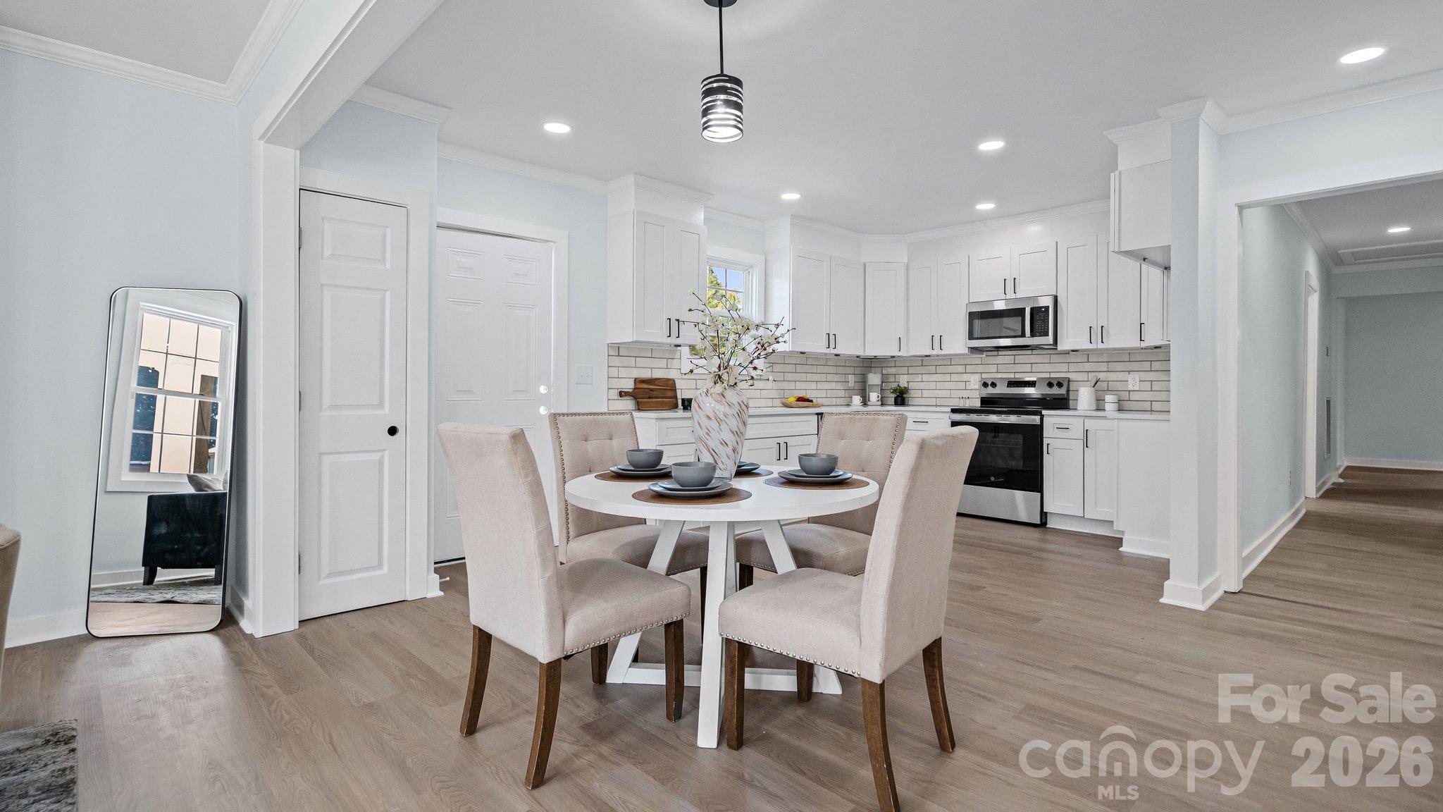 Single Family Residence at 604 Oak Street, Mooresville, photo 7 of 30