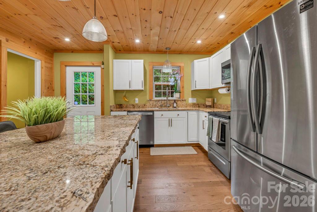 Single Family Residence at 38 Macey Drive, Nebo, photo 16 of 32