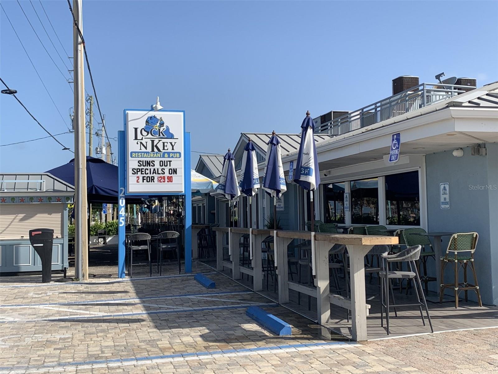 Lock and Key Restaurant and Pub - 5031 N BEACH RD #118, ENGLEWOOD