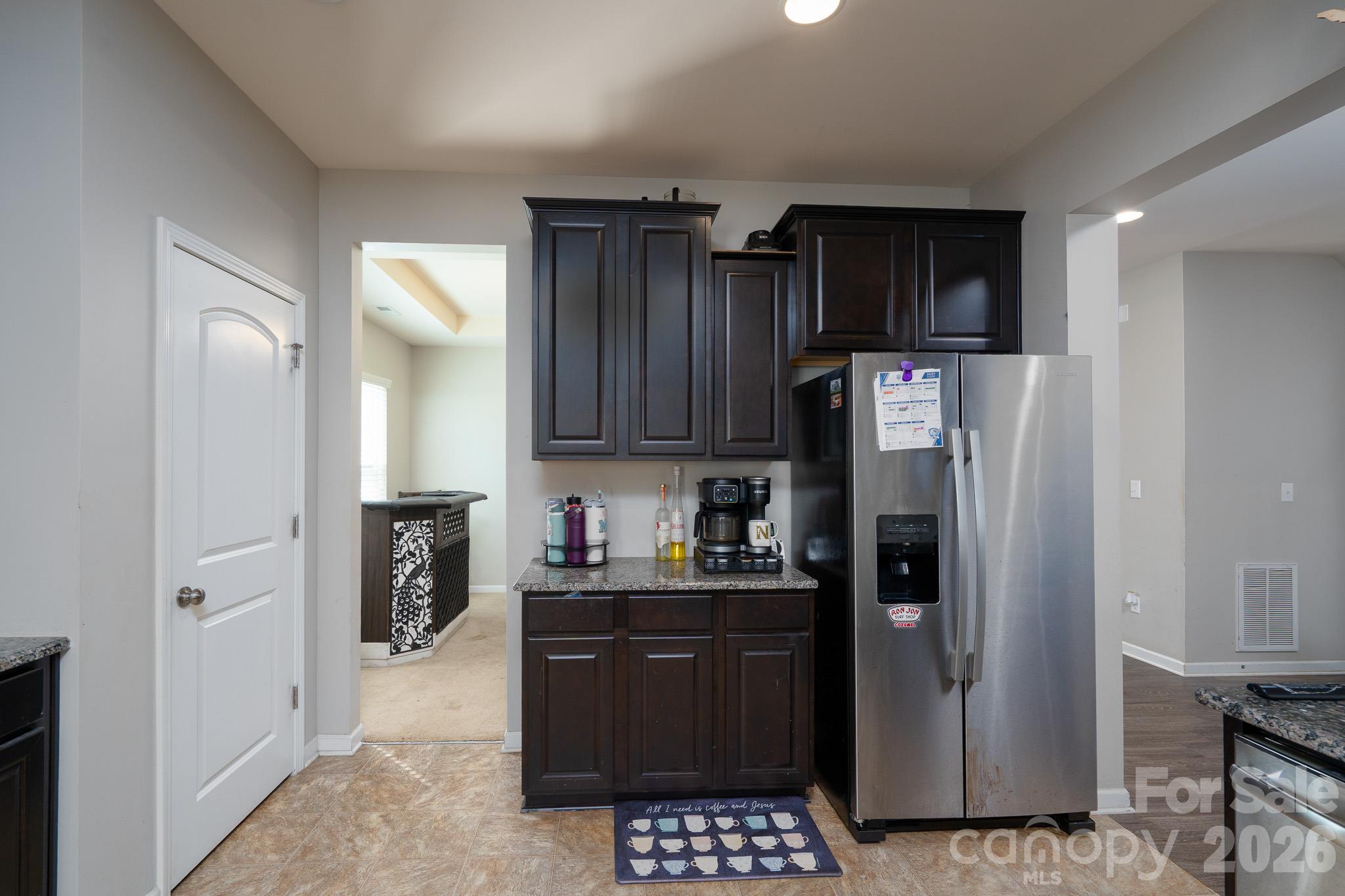 Single Family Residence at 5214 Elementary View Drive, Charlotte, photo 11 of 44