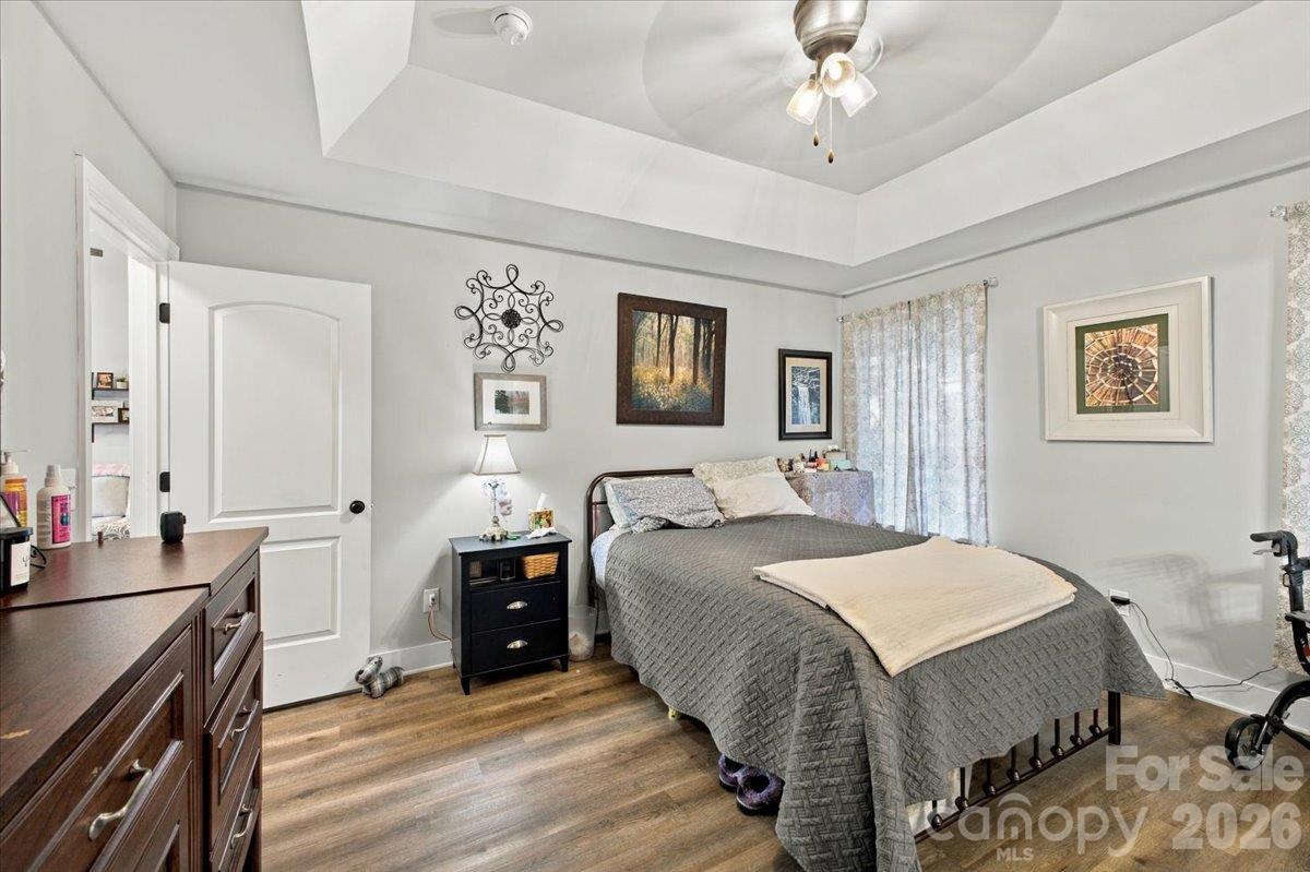 Single Family Residence at 546 Pennyfields Lane, Clover, photo 15 of 35