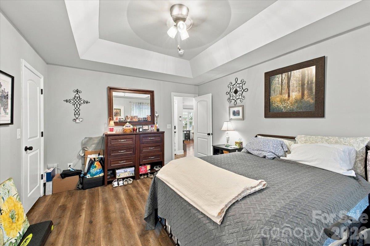 Single Family Residence at 546 Pennyfields Lane, Clover, photo 16 of 35