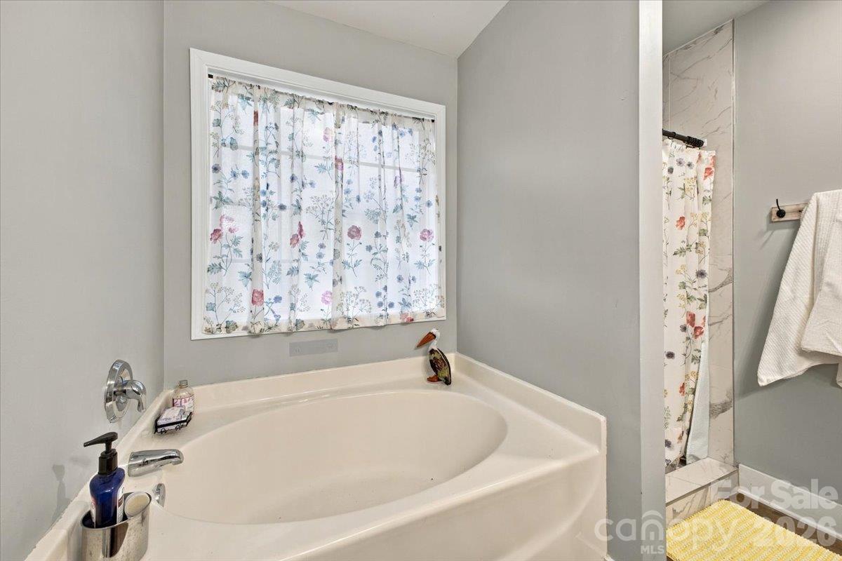 Single Family Residence at 546 Pennyfields Lane, Clover, photo 18 of 35