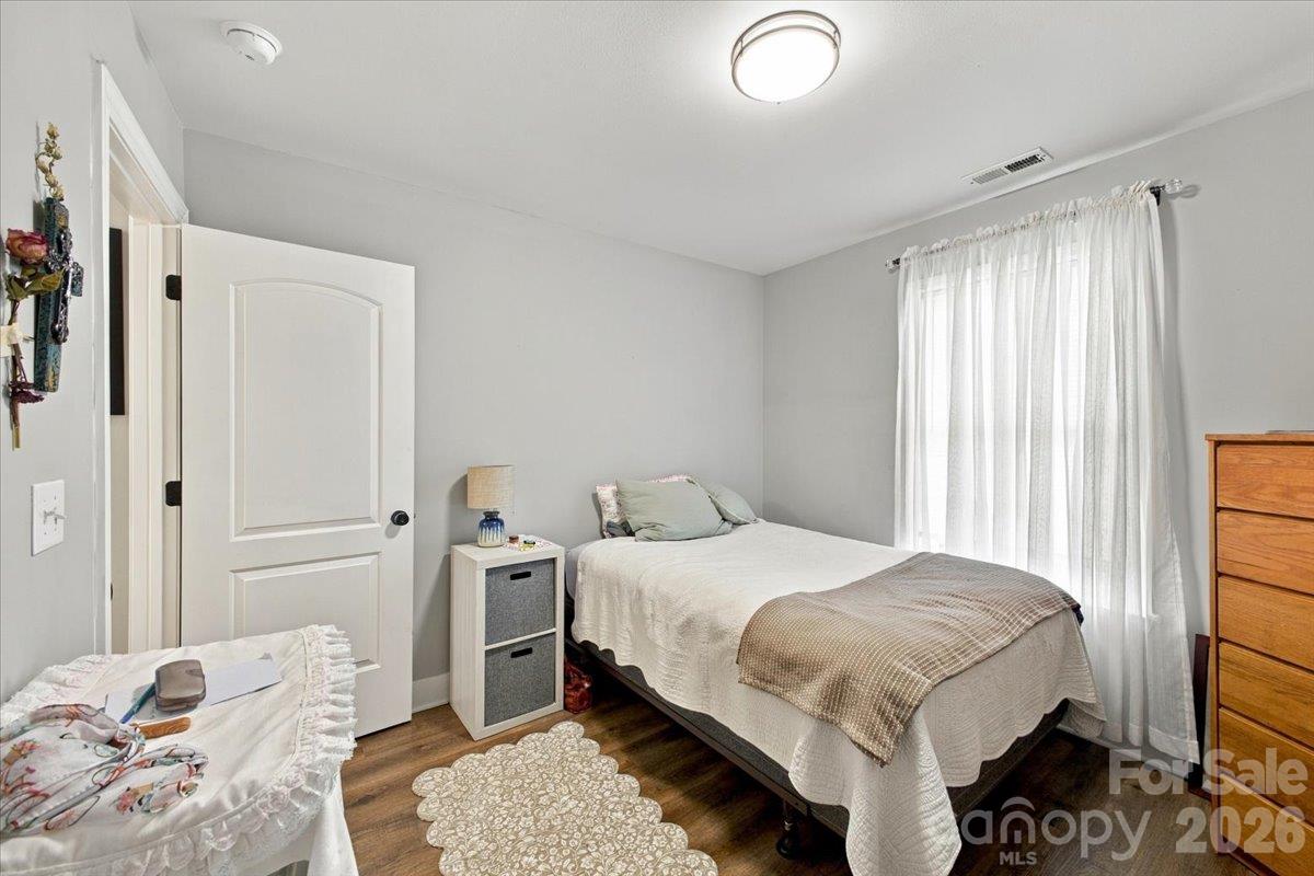 Single Family Residence at 546 Pennyfields Lane, Clover, photo 22 of 35