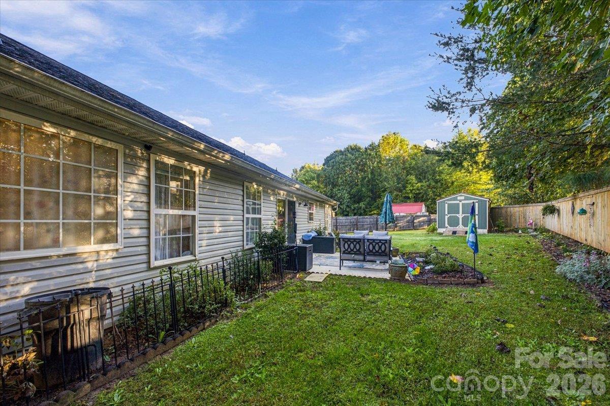 Single Family Residence at 546 Pennyfields Lane, Clover, photo 30 of 35