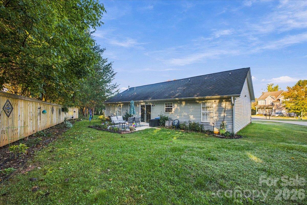 Single Family Residence at 546 Pennyfields Lane, Clover, photo 31 of 35