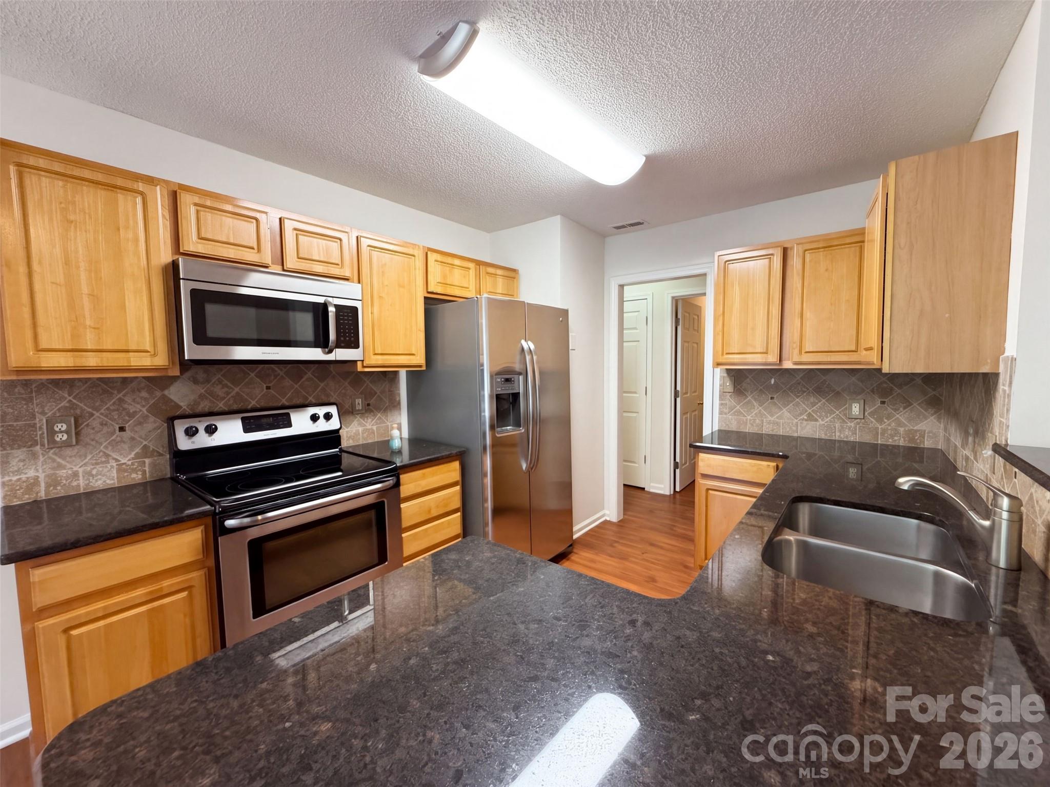 Single Family Residence at 4315 Enoch Drive, Charlotte, photo 3 of 22