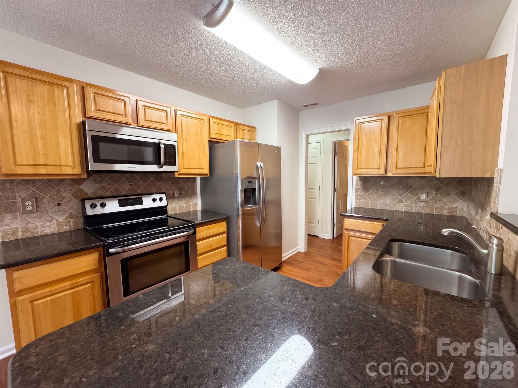 Single Family Residence at 4315 Enoch Drive, Charlotte, photo 8 of 22