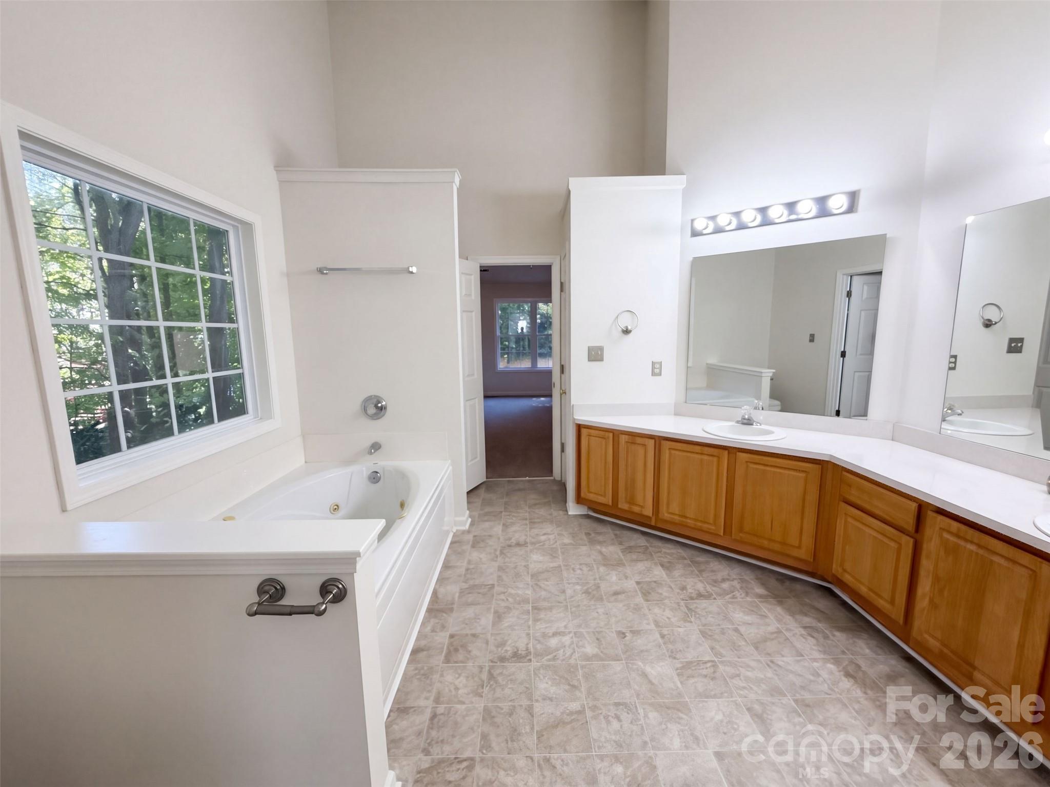 Single Family Residence at 4315 Enoch Drive, Charlotte, photo 12 of 22