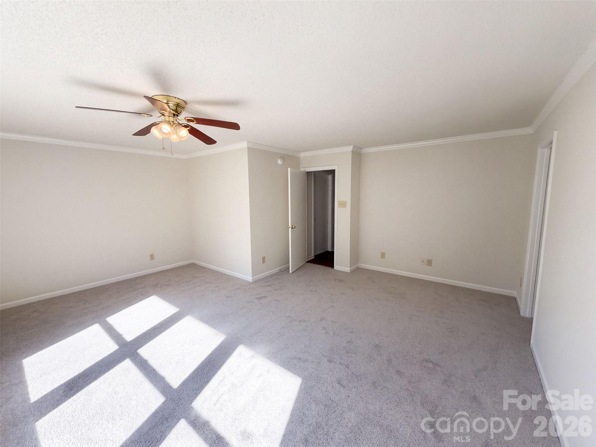 Single Family Residence at 6807 Wandering Creek Drive, Charlotte, photo 8 of 40