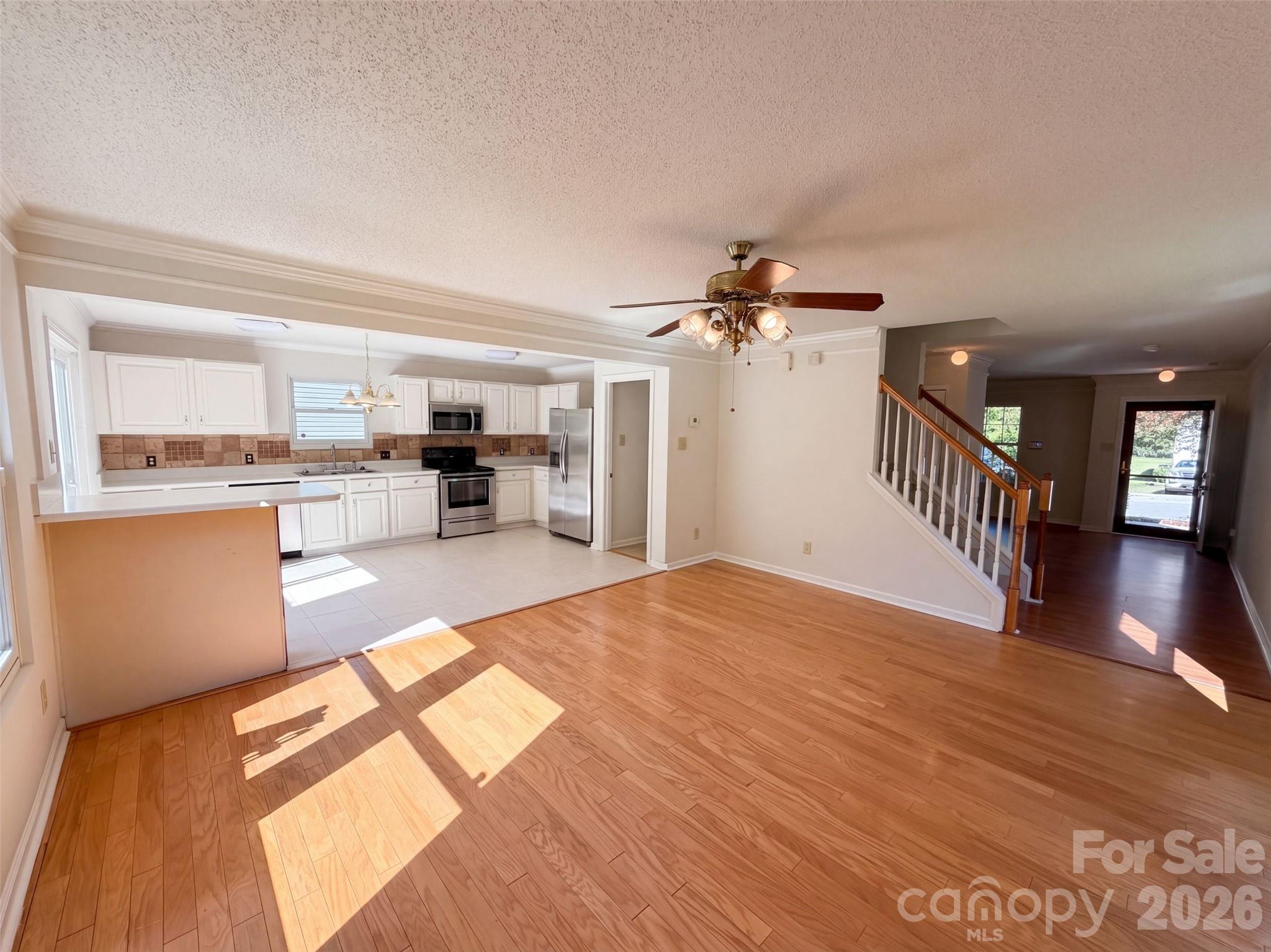Single Family Residence at 6807 Wandering Creek Drive, Charlotte, photo 12 of 40