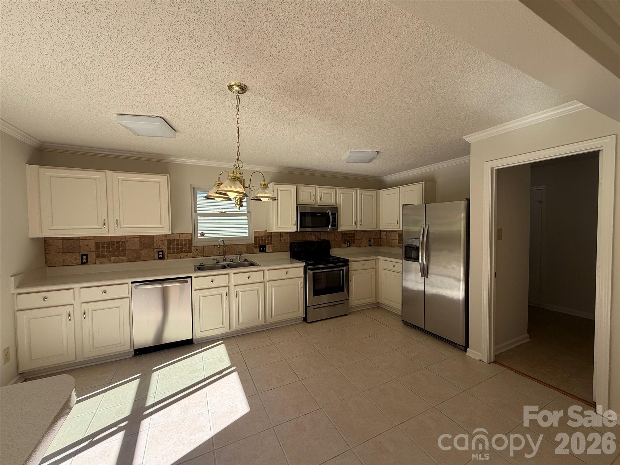 Single Family Residence at 6807 Wandering Creek Drive, Charlotte, photo 22 of 40