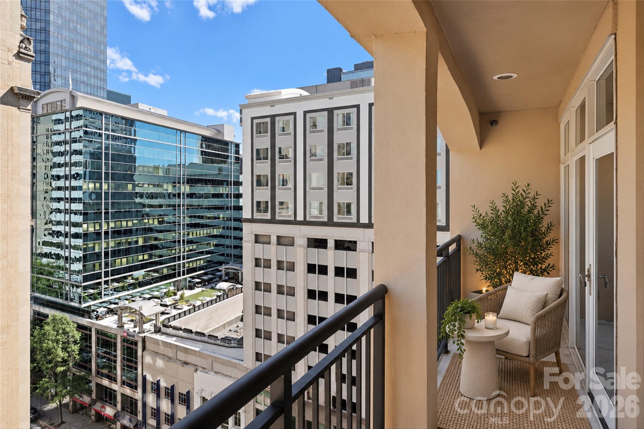 Condominium at 230 S Tryon Street, Charlotte, photo 13 of 33