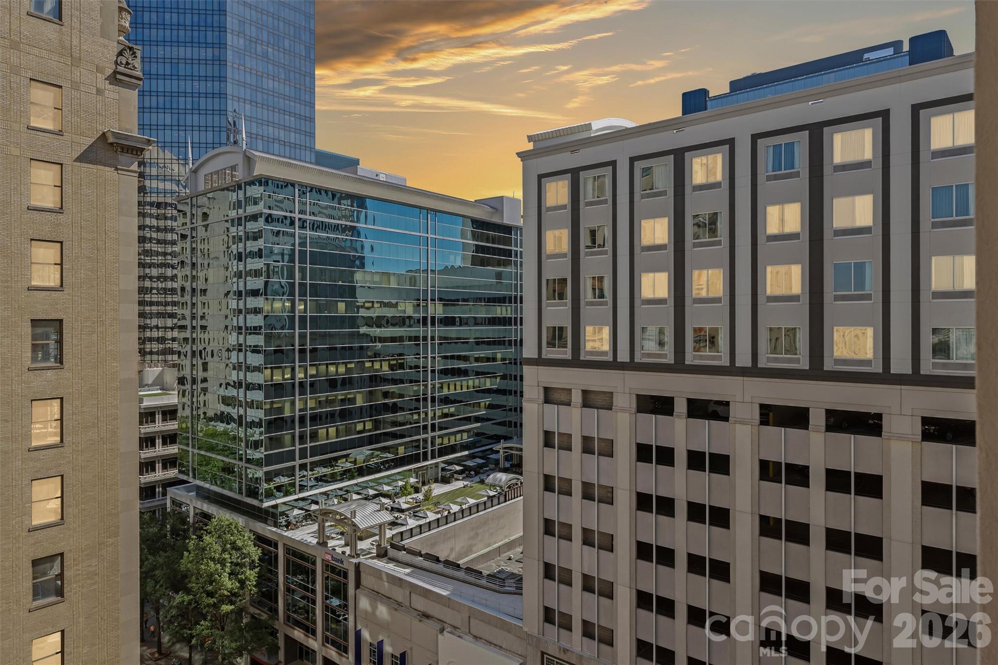 Condominium at 230 S Tryon Street, Charlotte, photo 15 of 33