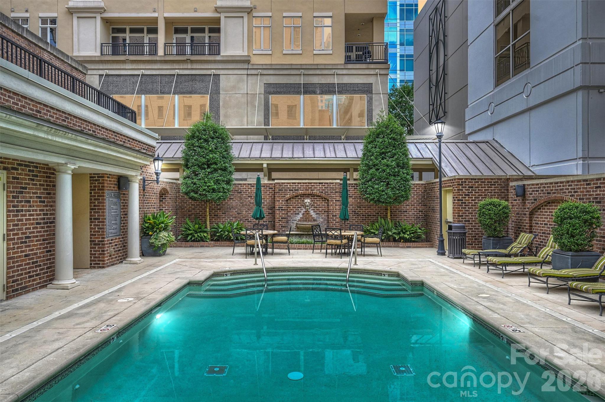 Condominium at 230 S Tryon Street, Charlotte, photo 31 of 33