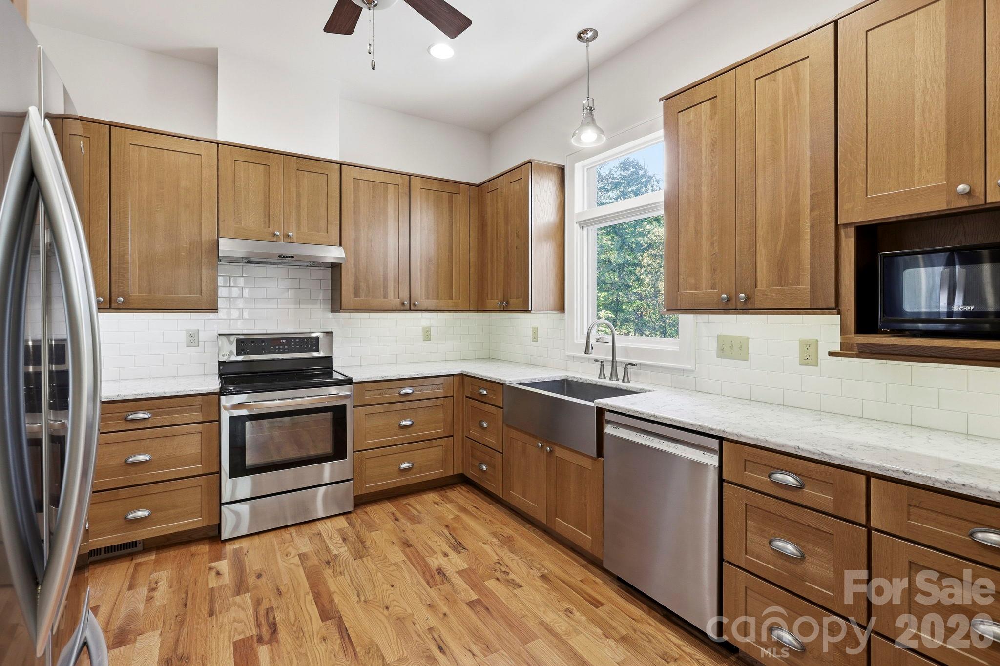 Gourmet Kitchen with Stainless Steel Appliainces - 39 Williams Cove Road, Black Mountain