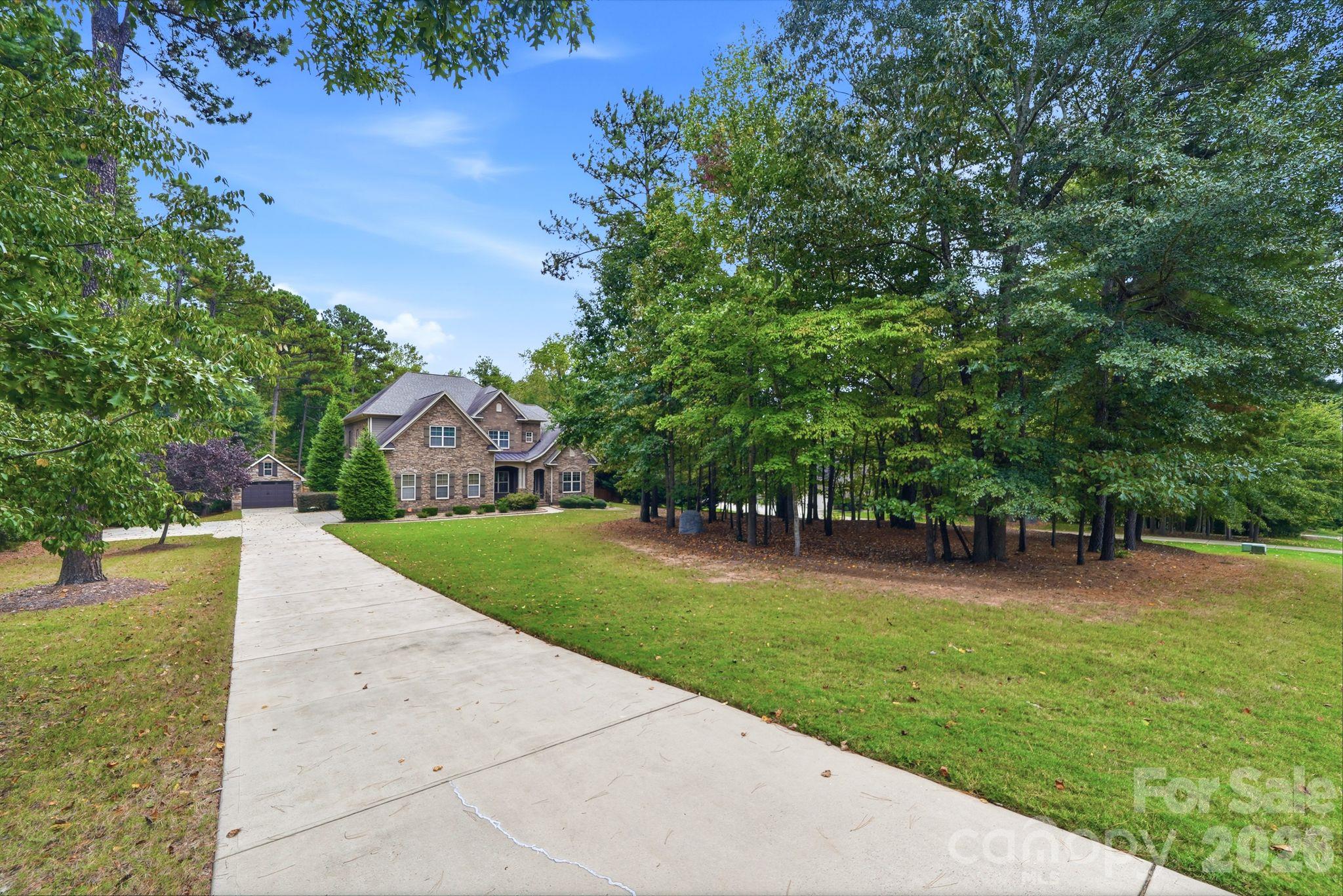 Single Family Residence at 631 May Green Drive, Clover, photo 6 of 48