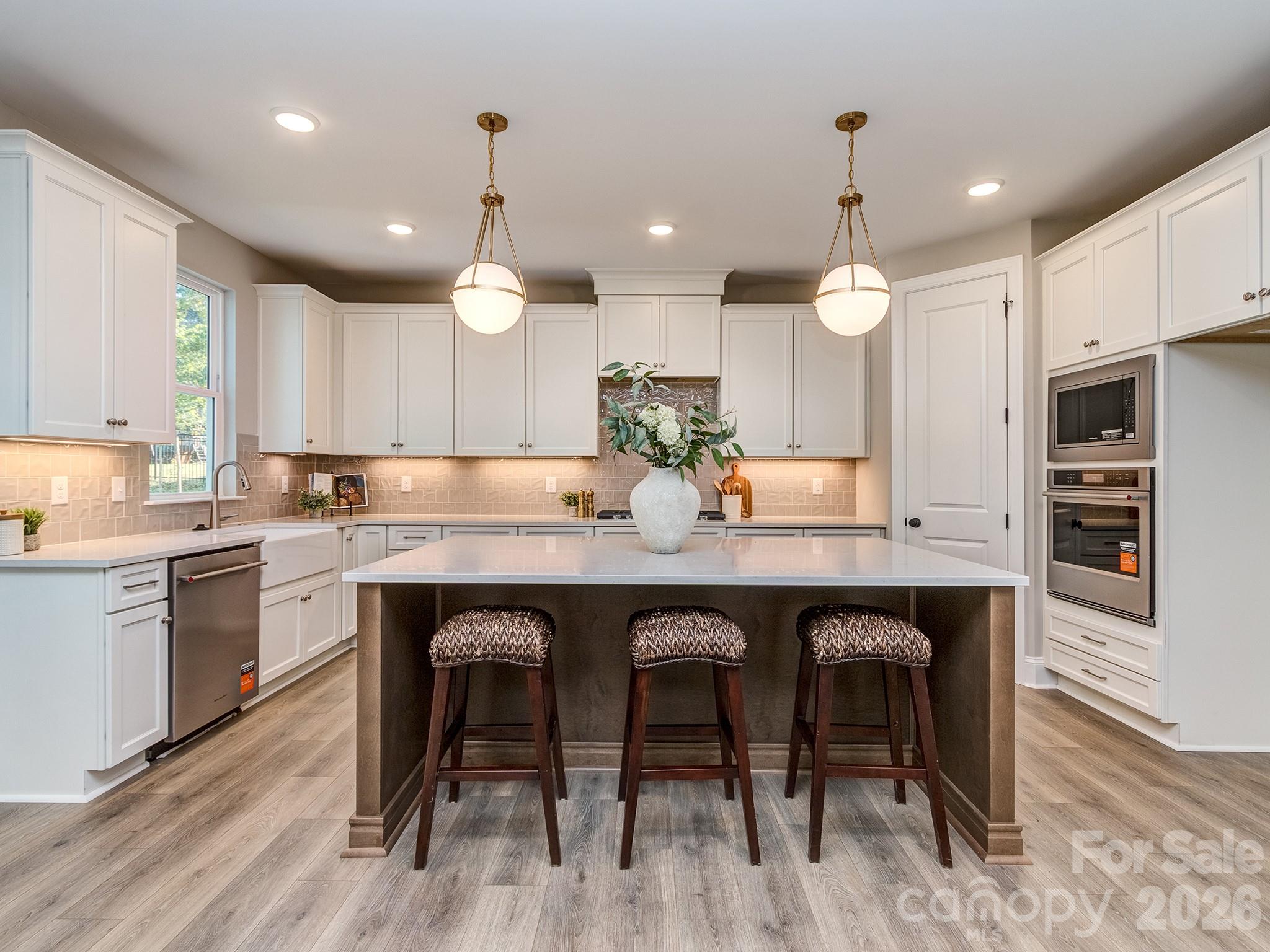 Single Family Residence at 518 Edmunds Lane, Clover, photo 11 of 36