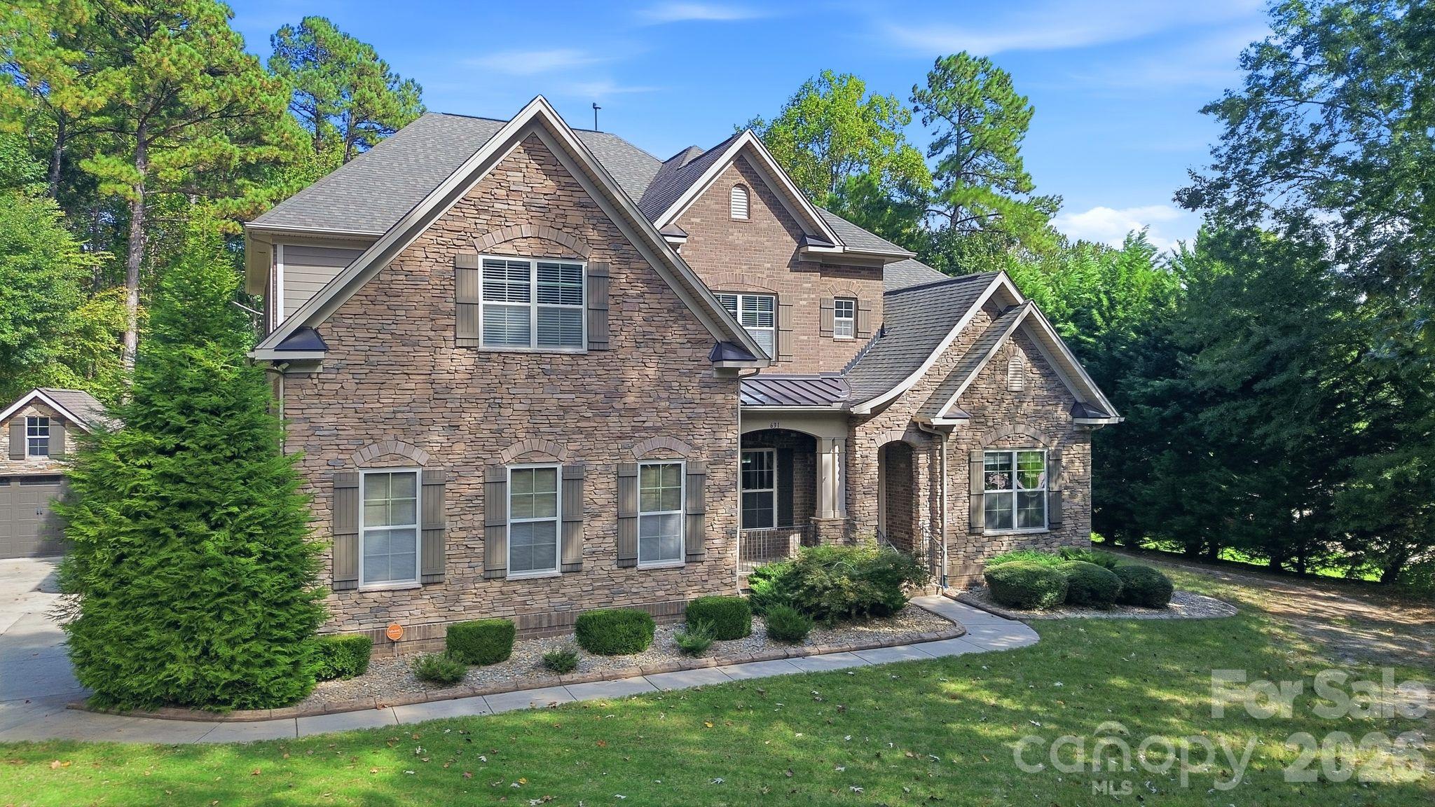 Single Family Residence at 631 May Green Drive, Clover, photo 3 of 48