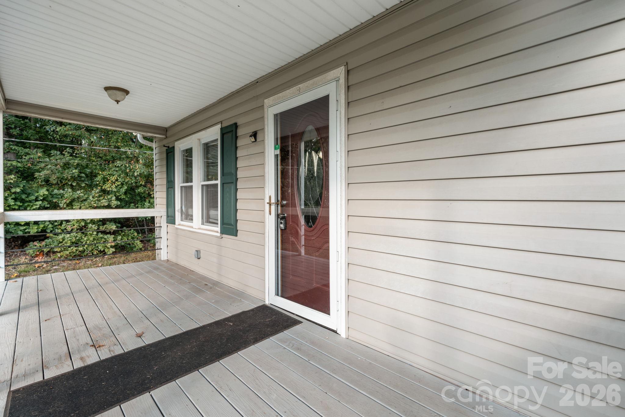 Single Family Residence at 617 Hawthorne Street, Hudson, photo 7 of 30