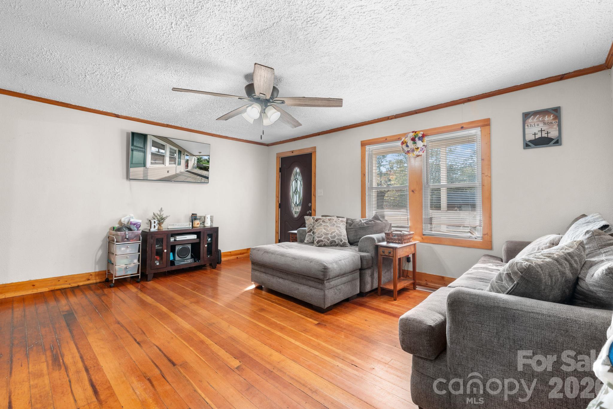 Single Family Residence at 617 Hawthorne Street, Hudson, photo 9 of 30
