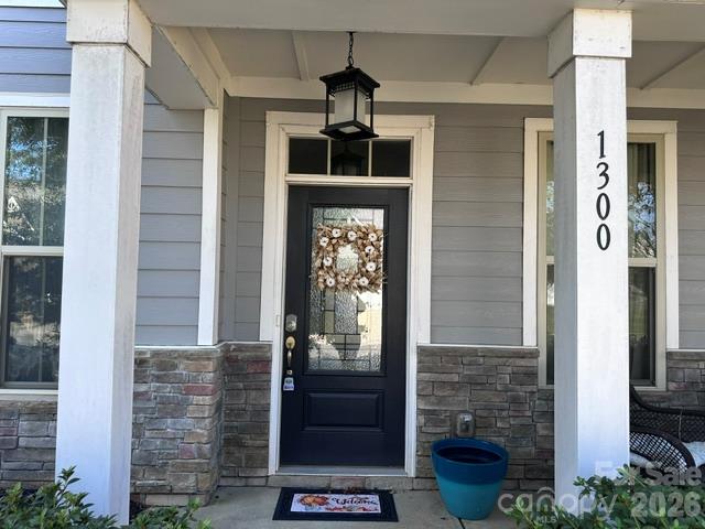 Single Family Residence at 1300 Oakhurst Drive, Waxhaw, photo 2 of 21