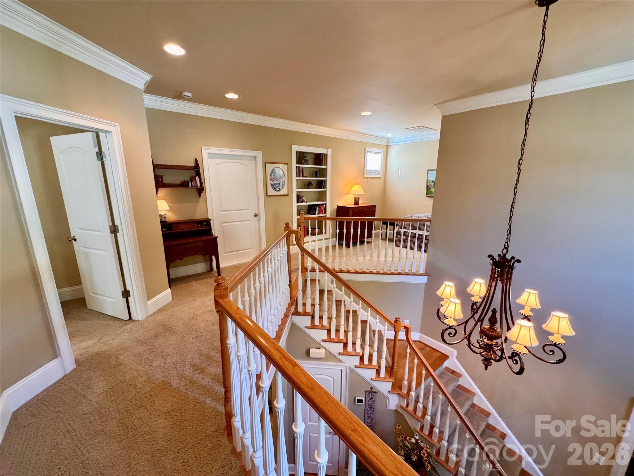 Upstairs hallway - 2909 Donegal Drive, Kannapolis