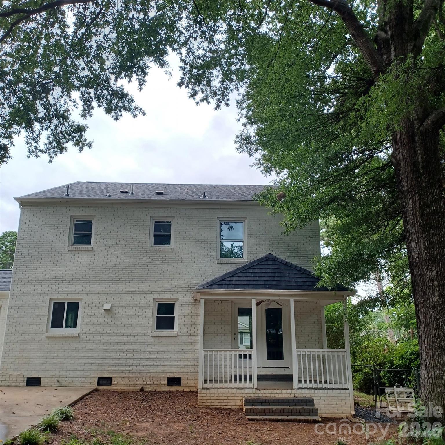 Single Family Residence at 5717 Ruth Drive, Charlotte, photo 2 of 28