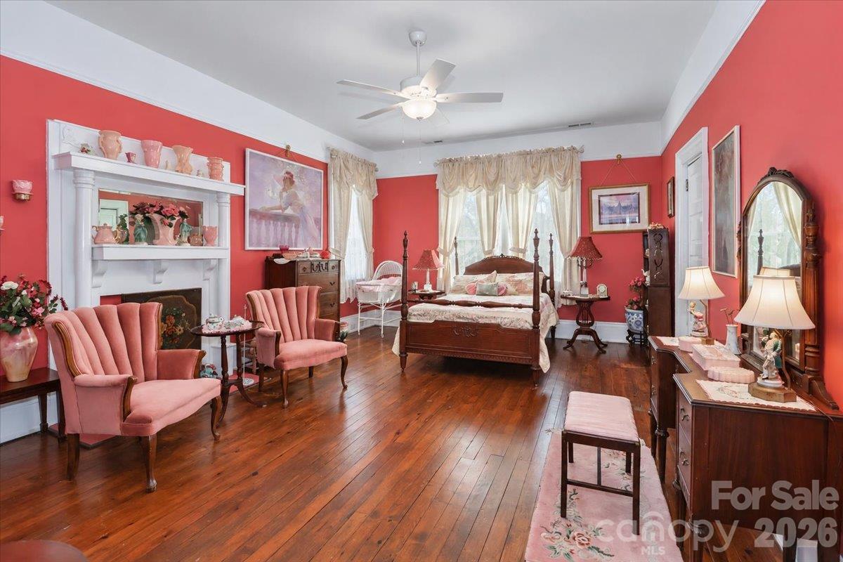 Upstairs Bedroom - 403 W Front Street, Statesville