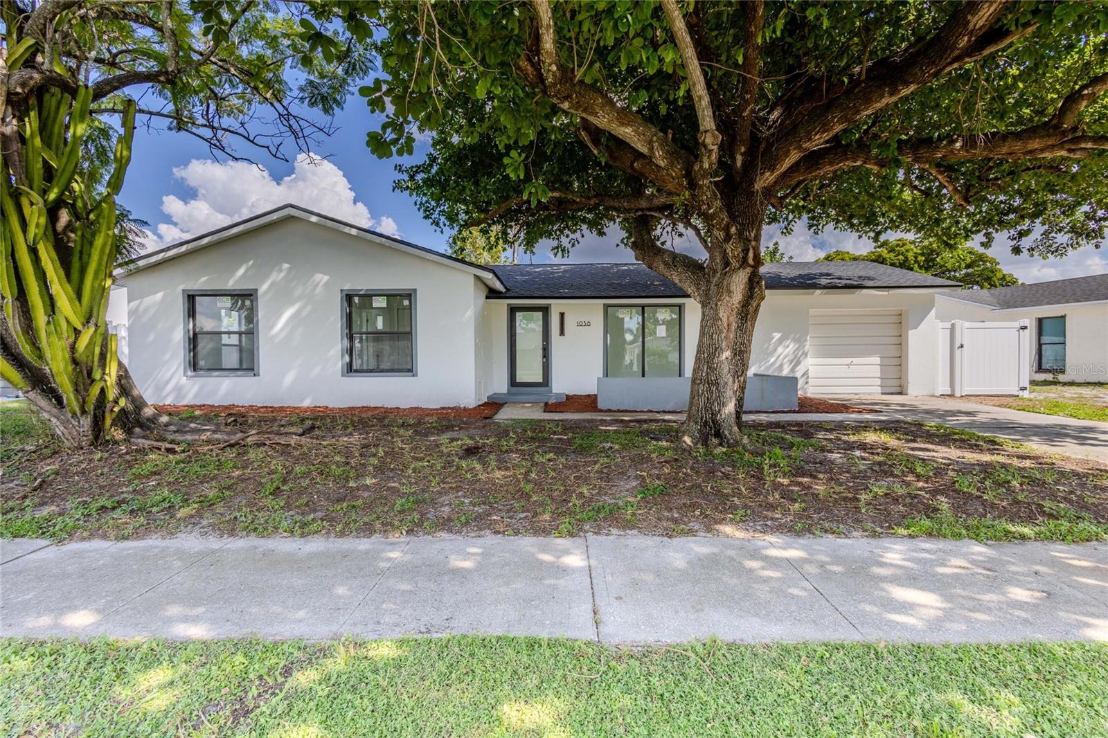 1038 RIDGEWAY DR
