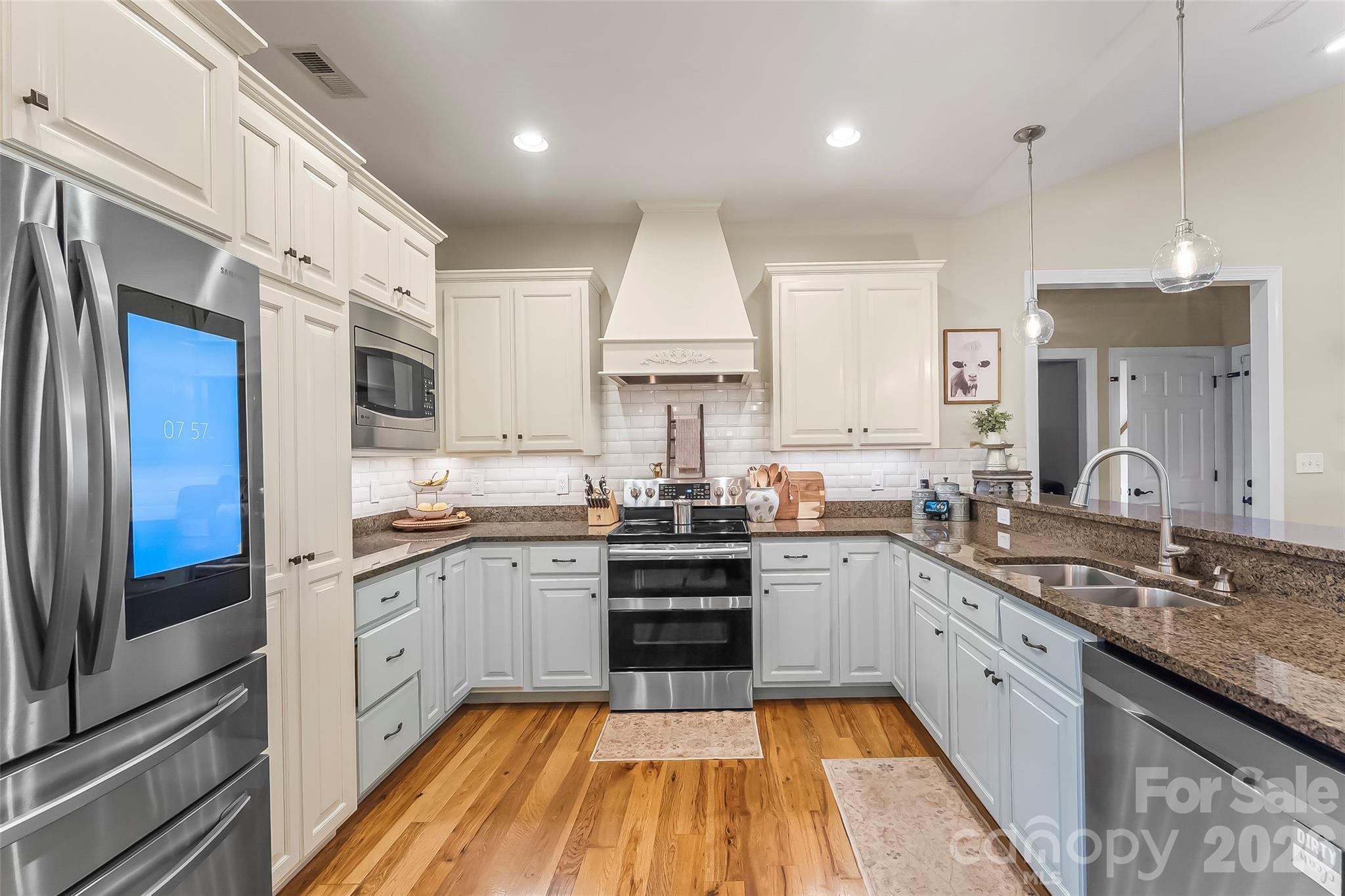 Single Family Residence at 410 Timberland Drive, Marion, photo 10 of 46