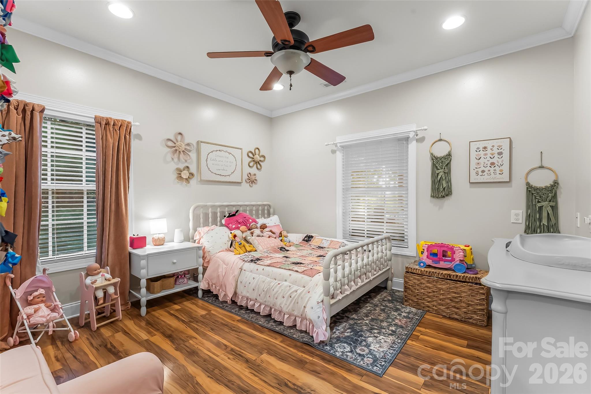 Single Family Residence at 410 Timberland Drive, Marion, photo 19 of 46