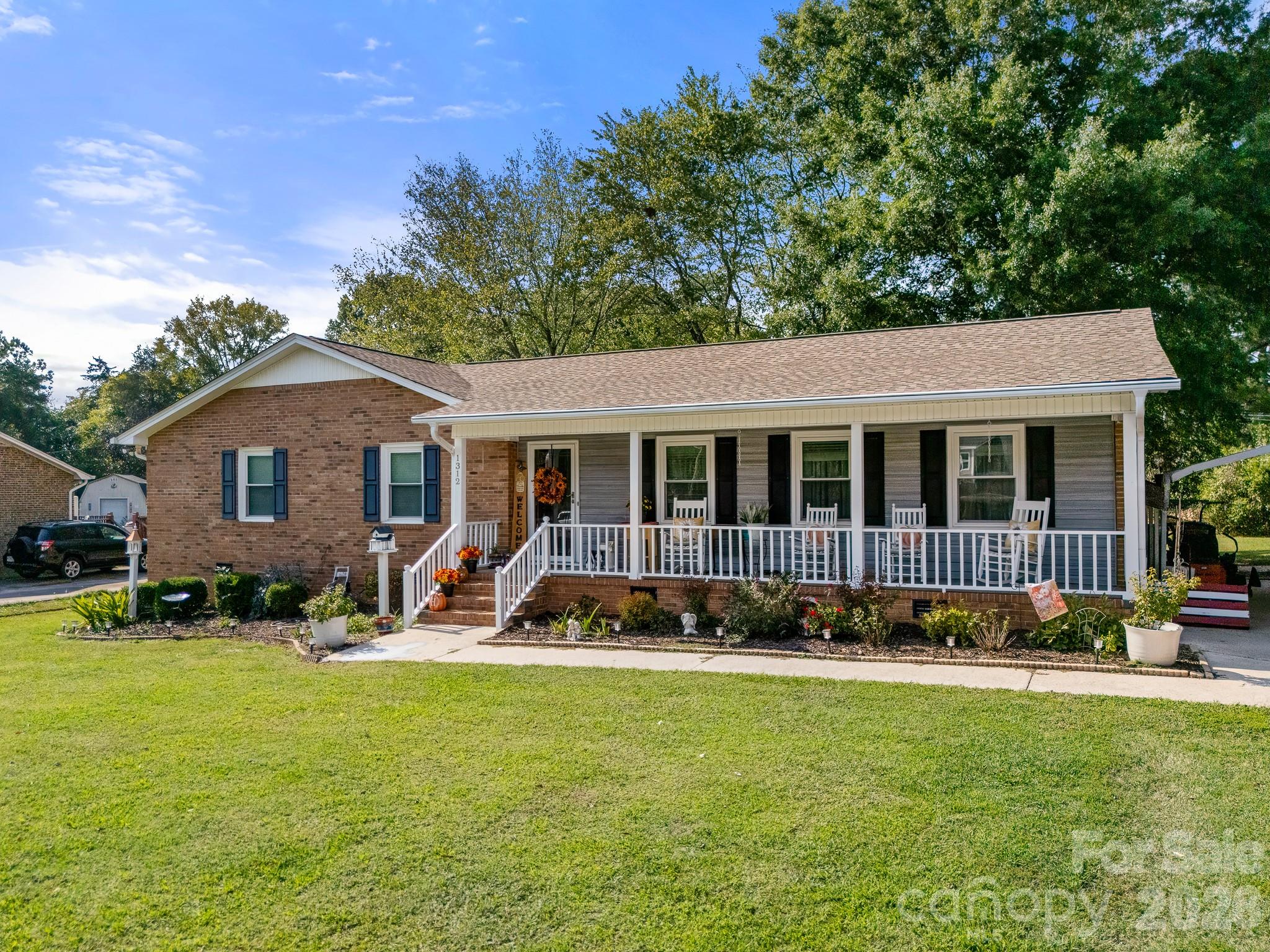Single Family Residence at 1312 Christopher Circle, Rock Hill, photo 7 of 40