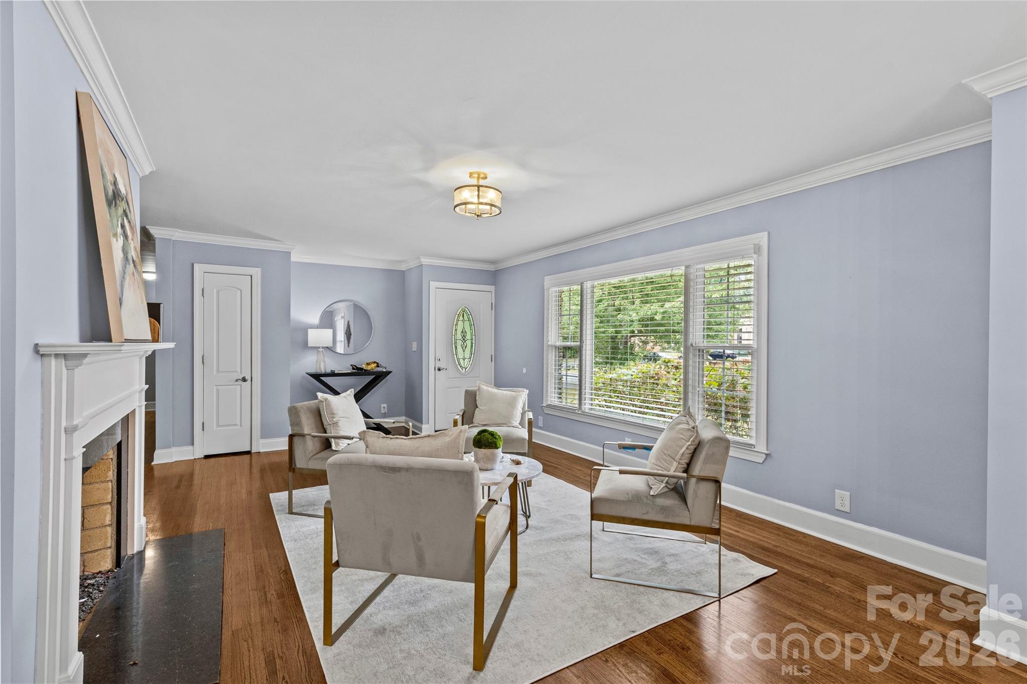 Single Family Residence at 2538 Arnold Drive E, Charlotte, photo 6 of 37