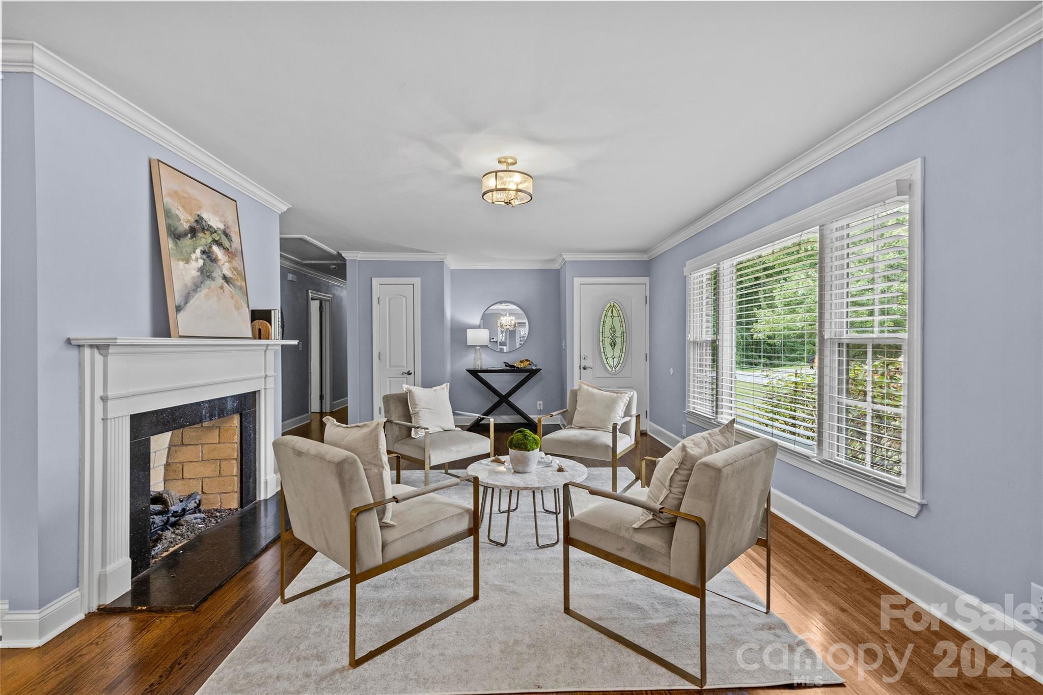 Single Family Residence at 2538 Arnold Drive E, Charlotte, photo 7 of 37