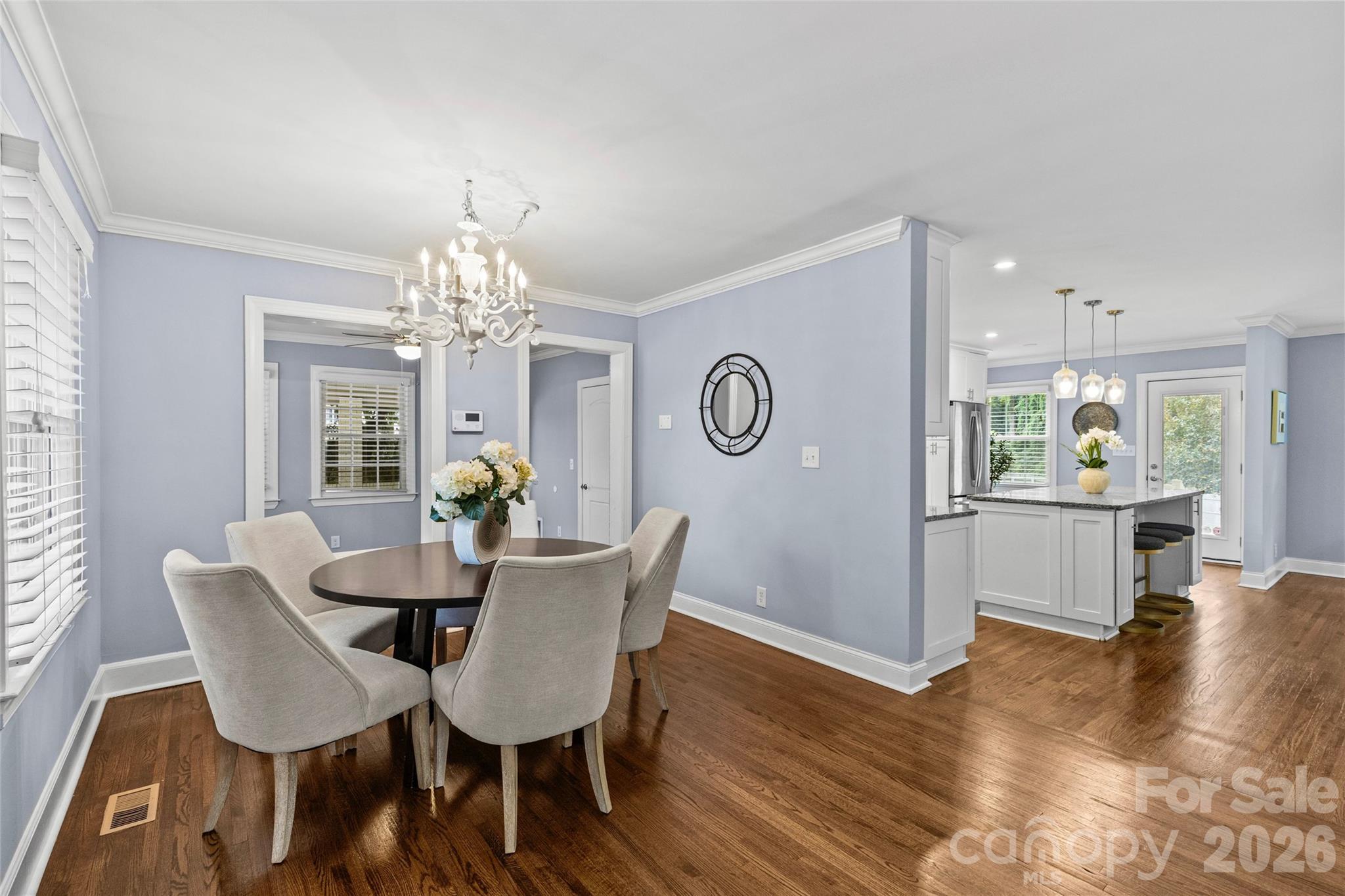 Single Family Residence at 2538 Arnold Drive E, Charlotte, photo 9 of 37