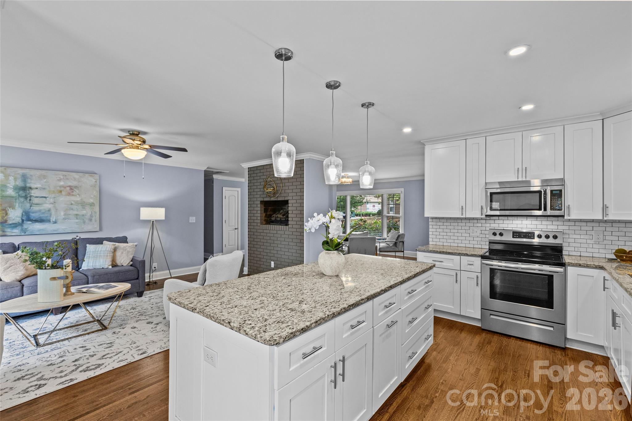 Single Family Residence at 2538 Arnold Drive E, Charlotte, photo 20 of 37