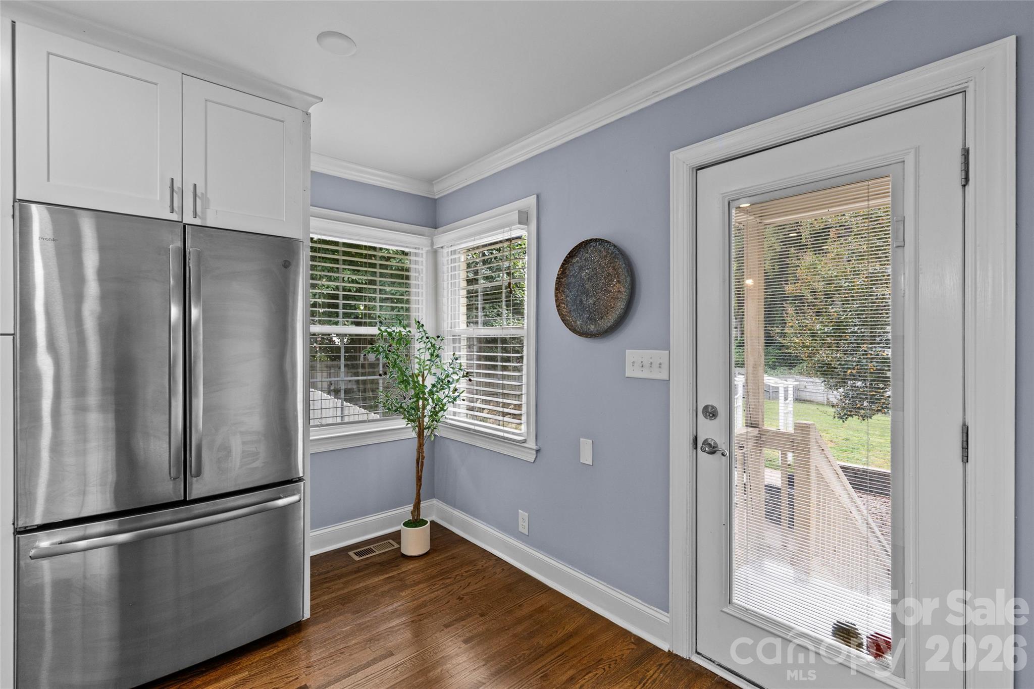 Single Family Residence at 2538 Arnold Drive E, Charlotte, photo 21 of 37