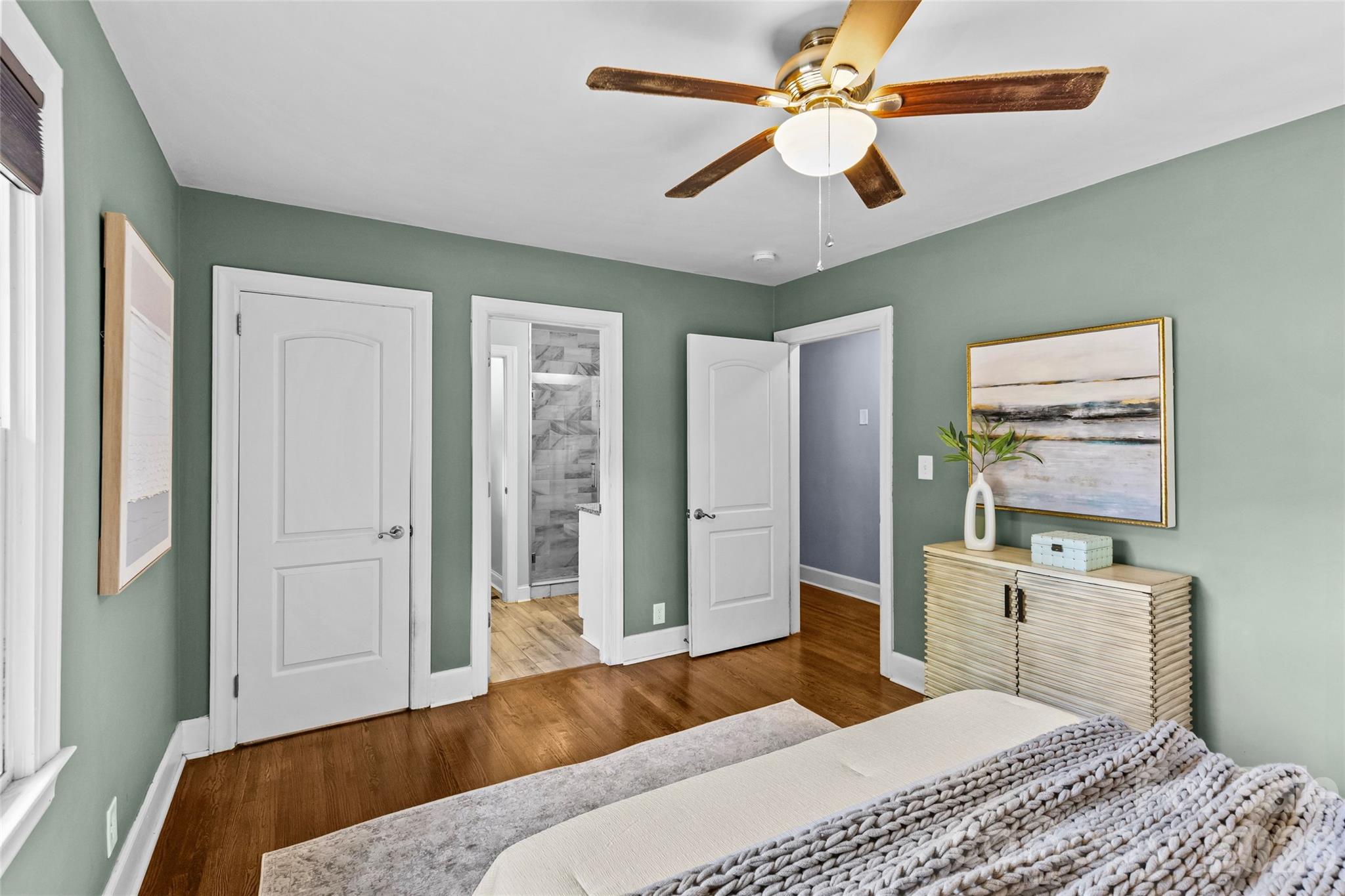 Single Family Residence at 2538 Arnold Drive E, Charlotte, photo 25 of 37